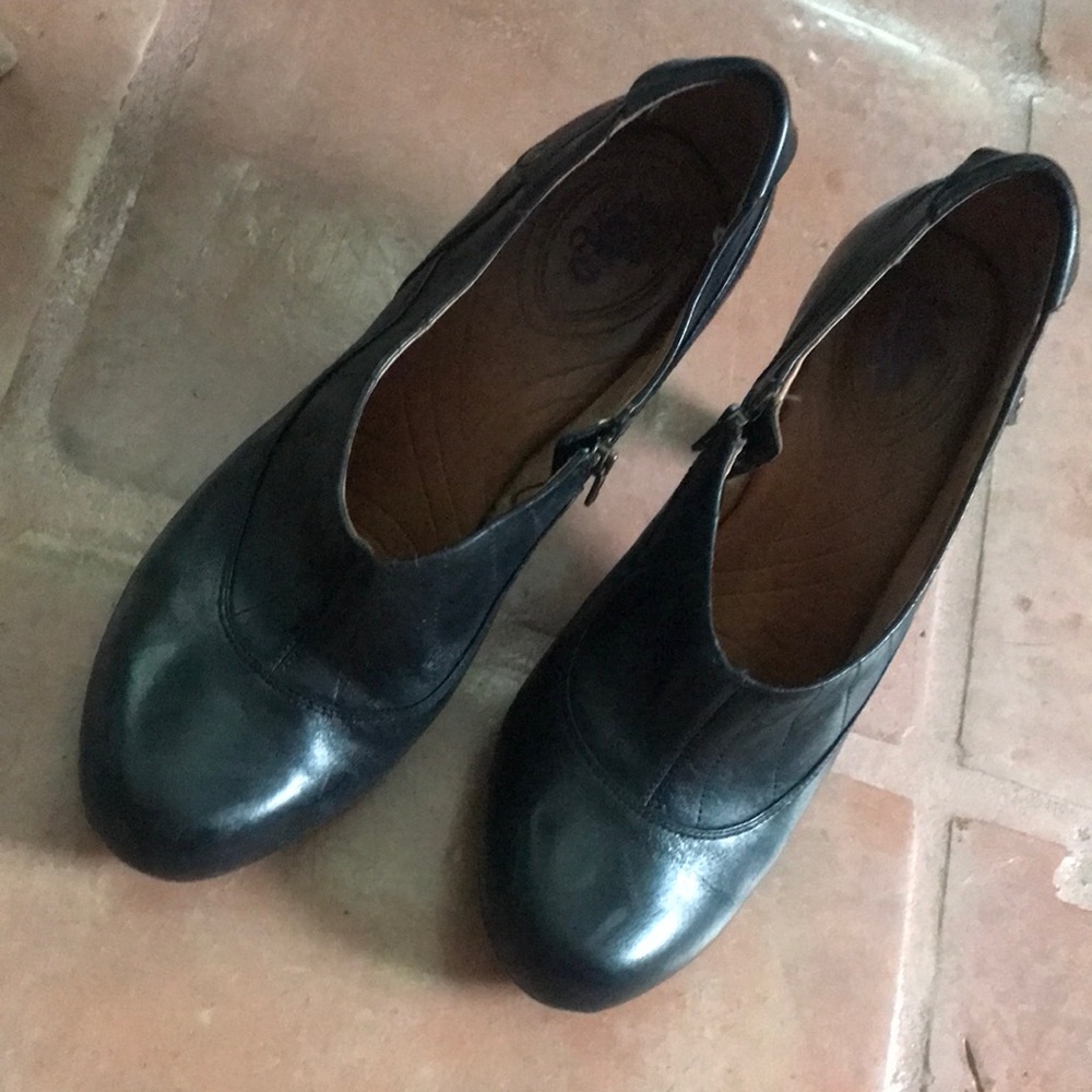 Clarks indigo black leather booties Sz 8-1/2